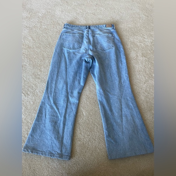 American Eagle Outfitters high rise Curvy 90s Bootcut jeans. Women size 18 - Picture 11 of 13